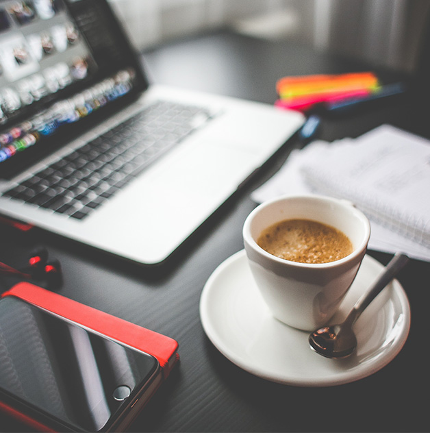 Services-3-Laptop-and-coffee-628×632